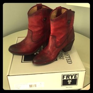 Frye short Jackie Button boots